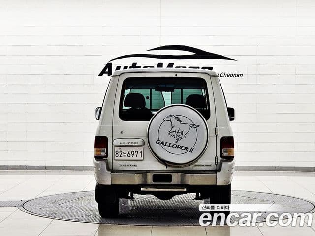 Hyundai 갤로퍼 2 фургон / Diesel Exceed (Short Body), 1997 3