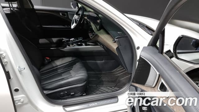 Kia K8 Trendy(таксомоторный тип), 2024 10