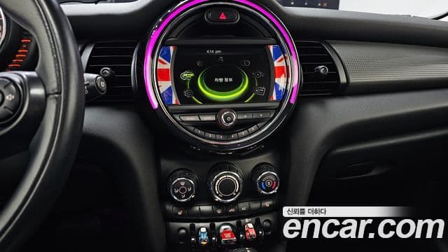 Mini Cooper D 3세대, 2016 15