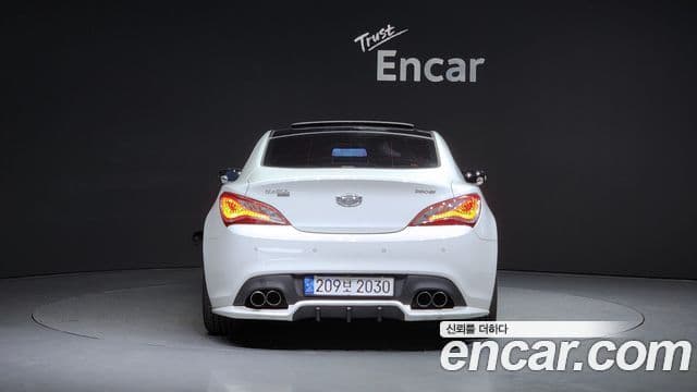 Hyundai Genesis купе GT-R, 2010 4