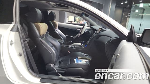 Hyundai Genesis купе GT-R, 2010 11