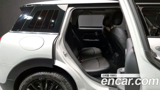 Mini Cooper 클럽맨 2세대, 2021 12
