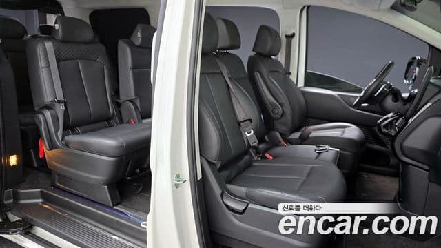 Hyundai Staria Prestige Camper 11인승, 2023 10