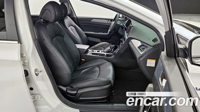 Hyundai LF Sonata гибрид Modern, 2017 12