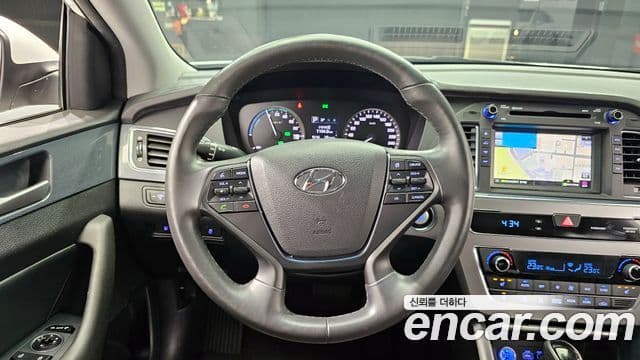 Hyundai LF Sonata гибрид Modern, 2017 13