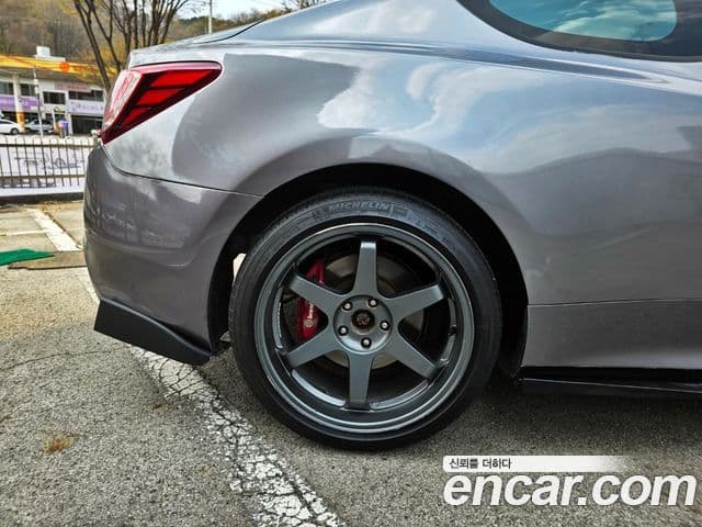 Hyundai Genesis купе 200 турбо R, 2009 19