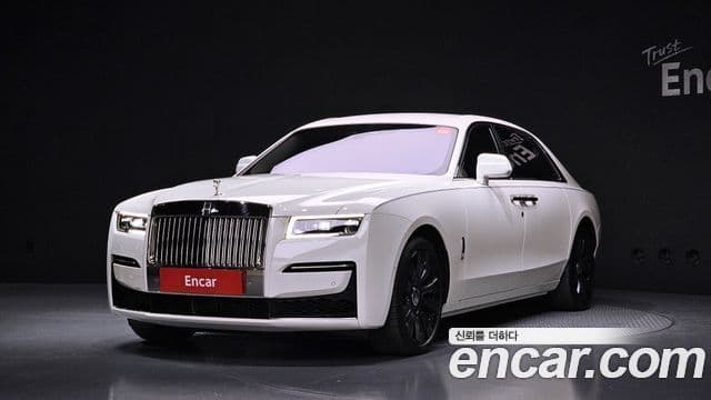 Rolls-Royce 고스트 2세대 6.7 EWB V12, 2022 1