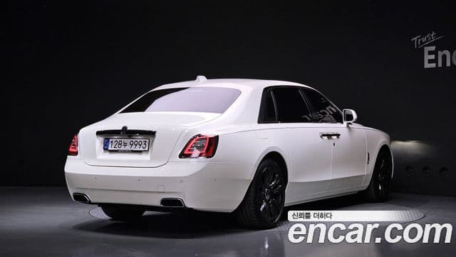 Rolls-Royce 고스트 2세대 6.7 EWB V12, 2022 2