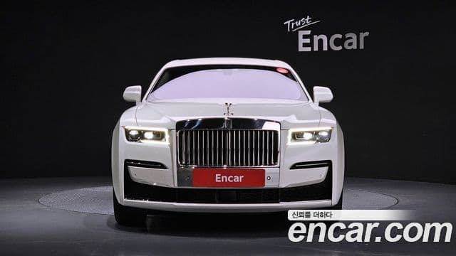 Rolls-Royce 고스트 2세대 6.7 EWB V12, 2022 3