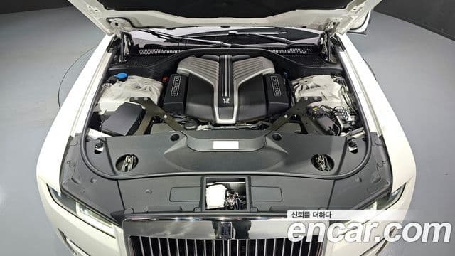 Rolls-Royce 고스트 2세대 6.7 EWB V12, 2022 6