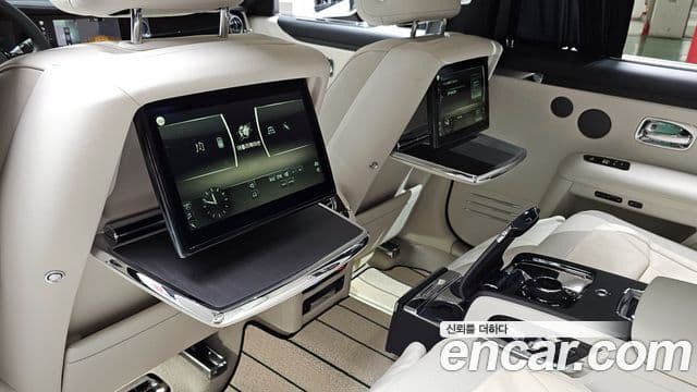 Rolls-Royce 고스트 2세대 6.7 EWB V12, 2022 19