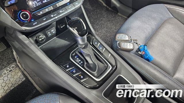 Hyundai Ioniq гибрид, 2019 9