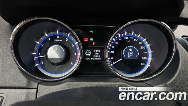 Hyundai YF Sonata топовая версия, 2010 8