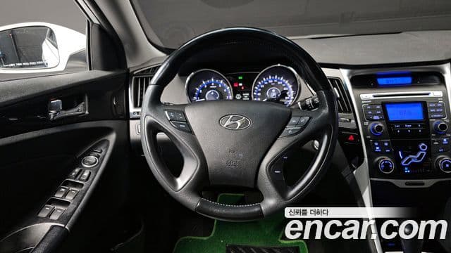 Hyundai YF Sonata топовая версия, 2010 13