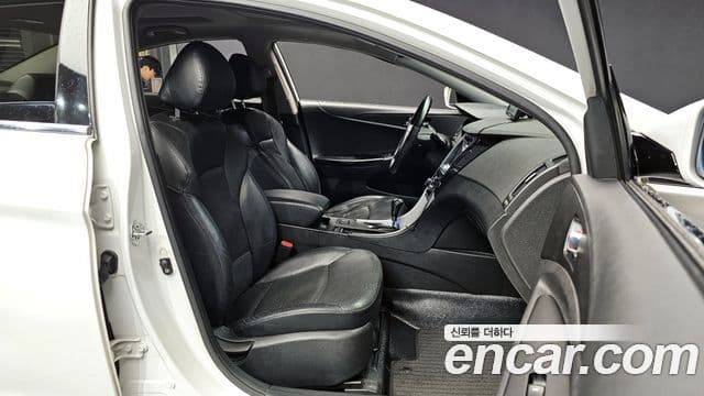 Hyundai YF Sonata LPI top, 2011 10