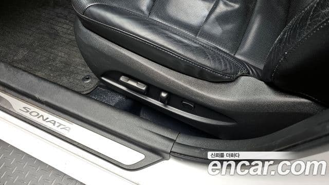 Hyundai YF Sonata LPI top, 2011 17