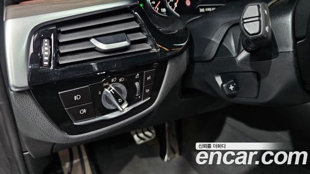 BMW 5시리즈 (G30) 530i Luxury Plus, 2018 18