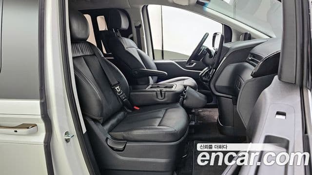 Hyundai Staria Prestige Camper 11인승, 2023 10