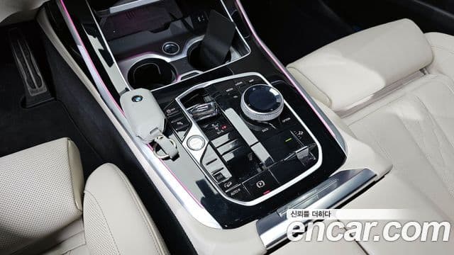 BMW X7 (G07) xDrive 40d M Sport 6인승, 2023 9