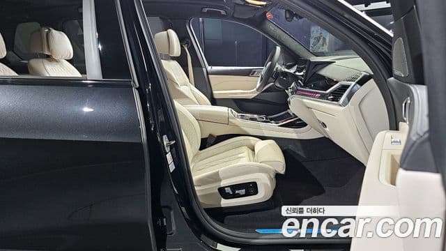 BMW X7 (G07) xDrive 40d M Sport 6인승, 2023 11