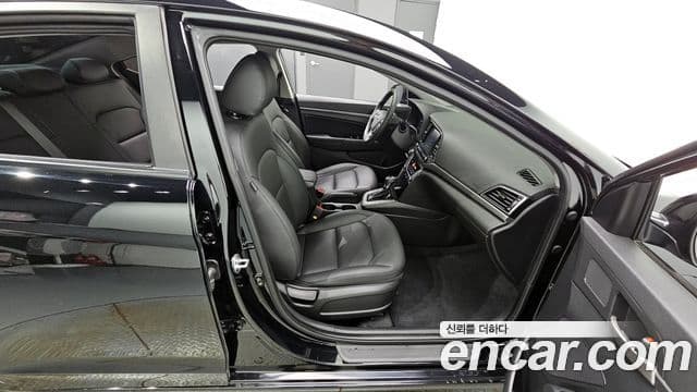 Hyundai Avante AD 1.6 GDI Value Plus, 2018 13