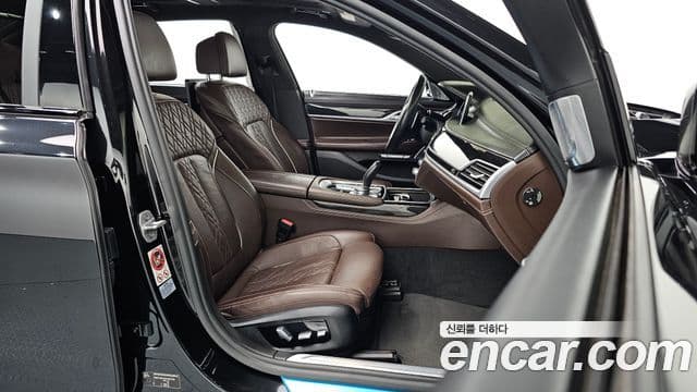 BMW 7시리즈 (G11) M760Li xDrive, 2017 10