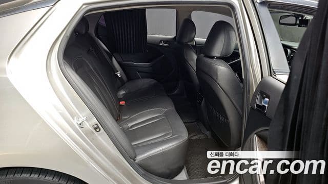 Kia K5 Prestige, 2011 12