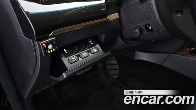 KG모빌리티(SsangYong) 뉴체어맨 W VIP, 2017 12