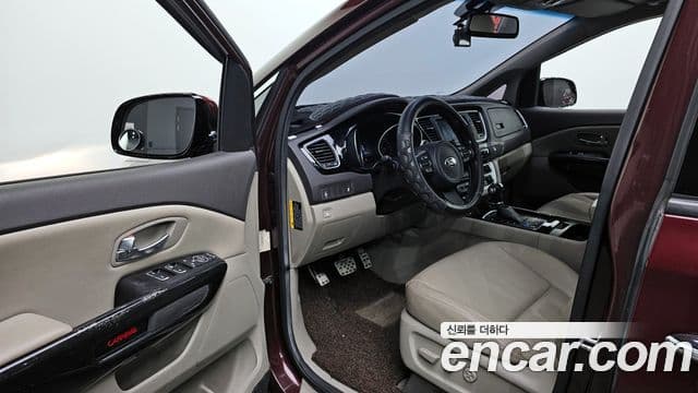 Kia All New Carnival Prestige, 2015 10