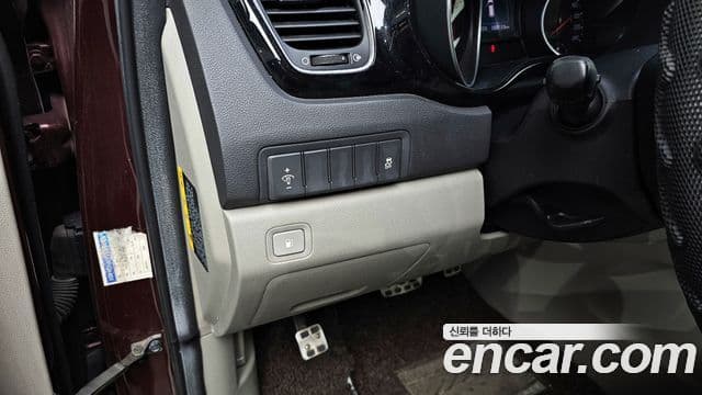 Kia All New Carnival Prestige, 2015 12