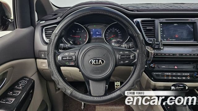 Kia All New Carnival Prestige, 2015 13