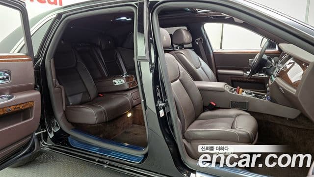 Rolls-Royce 고스트 6.6 EWB V12, 2020 12