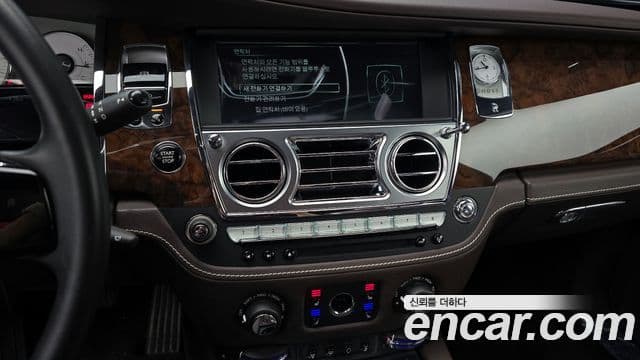 Rolls-Royce 고스트 6.6 EWB V12, 2020 14