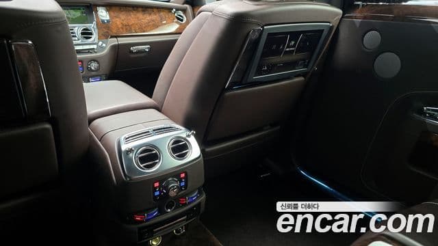 Rolls-Royce 고스트 6.6 EWB V12, 2020 17