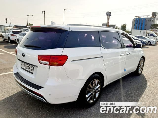 Kia All New Carnival Noblesse, 2016 4