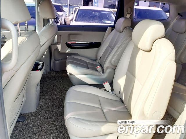 Kia All New Carnival Noblesse, 2016 7