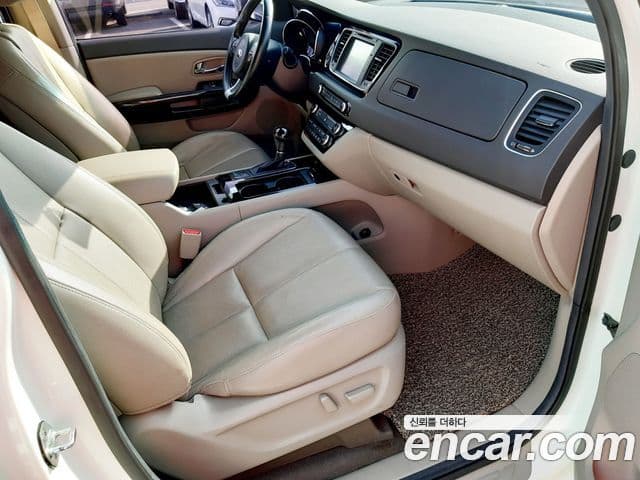 Kia All New Carnival Noblesse, 2016 8