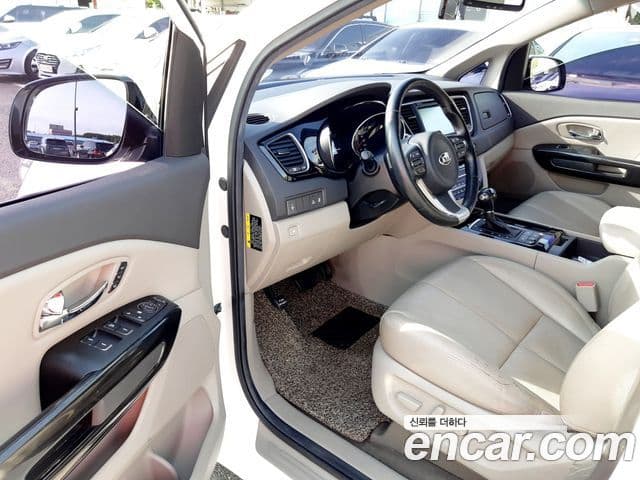 Kia All New Carnival Noblesse, 2016 9