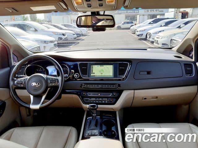 Kia All New Carnival Noblesse, 2016 10