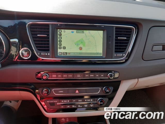 Kia All New Carnival Noblesse, 2016 11