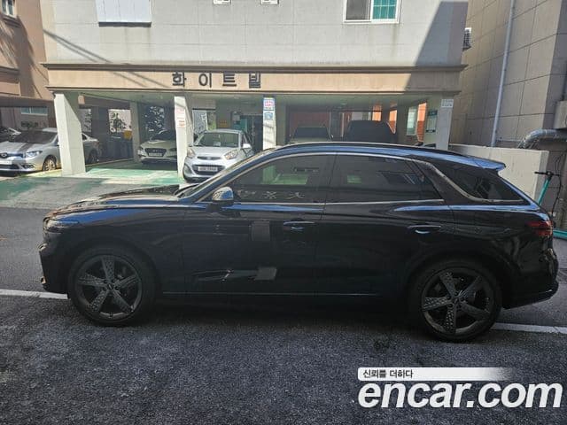 Genesis GV70, 2024 4