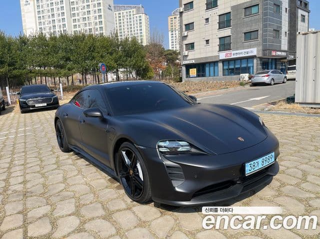 Porsche 타이칸 GTS, 2024 все фото