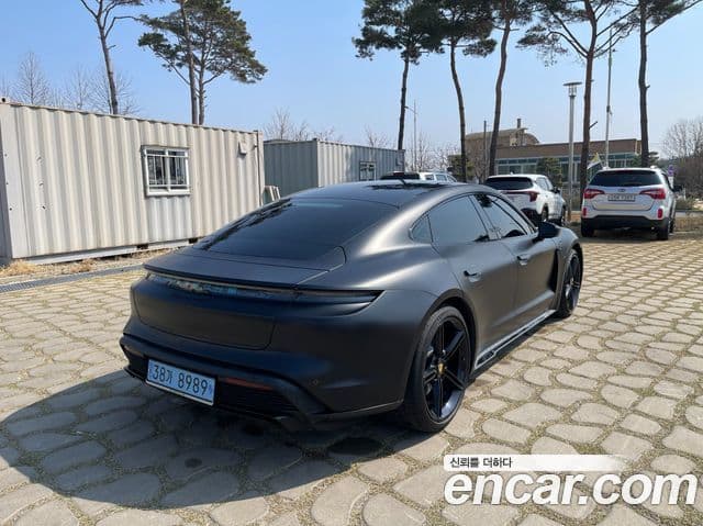 Porsche 타이칸 GTS, 2024 10