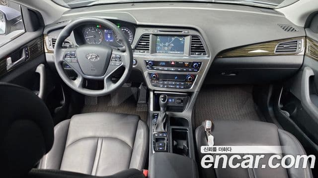Hyundai LF Sonata LPI Smart(для людей с инвалидностью), 2016 7