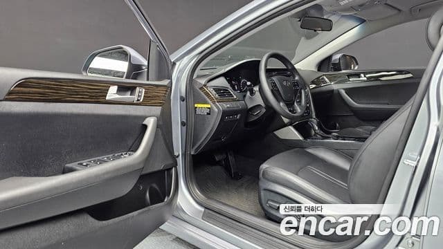 Hyundai LF Sonata LPI Smart(для людей с инвалидностью), 2016 11