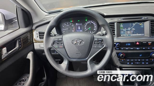 Hyundai LF Sonata LPI Smart(для людей с инвалидностью), 2016 14