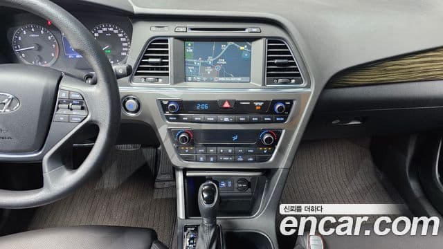 Hyundai LF Sonata LPI Smart(для людей с инвалидностью), 2016 15