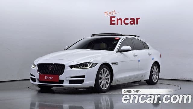 Jaguar XE Prestige, 2017 1