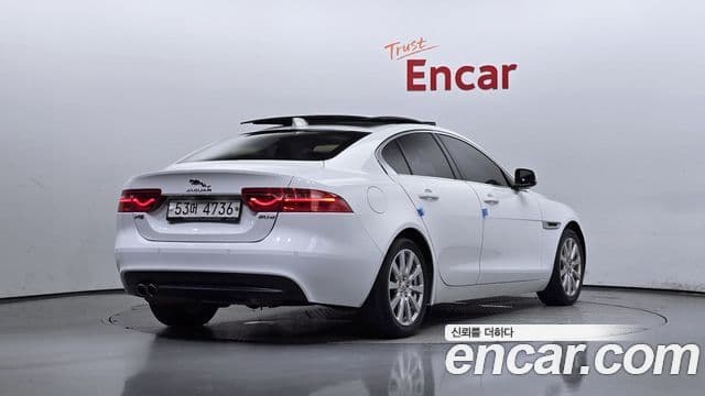 Jaguar XE Prestige, 2017 2