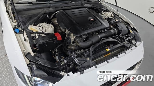 Jaguar XE Prestige, 2017 6